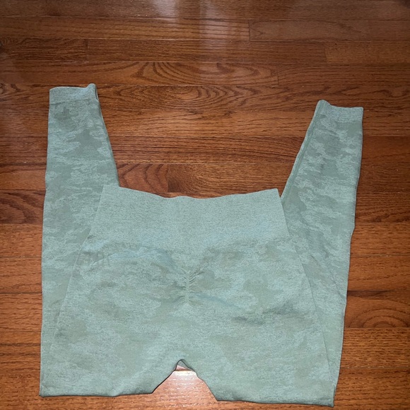 Gymshark Camo scrunch leggings - Picture 2 of 2